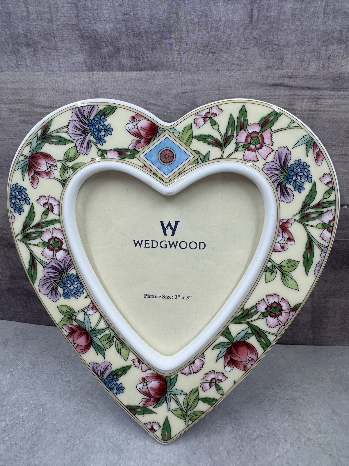 Wedgwood Porcelain Heart Picture Photo Frame Floral 5×4