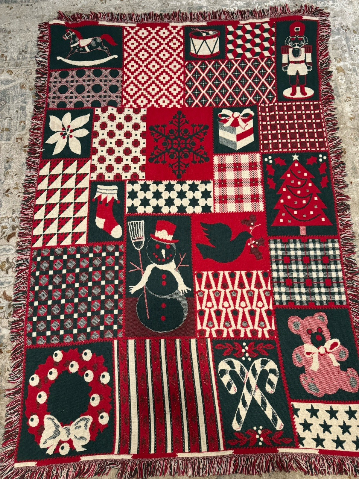 Christmas Blanket Throw Red Green Patchwork Patter 61 x 47&Prime; Reversible