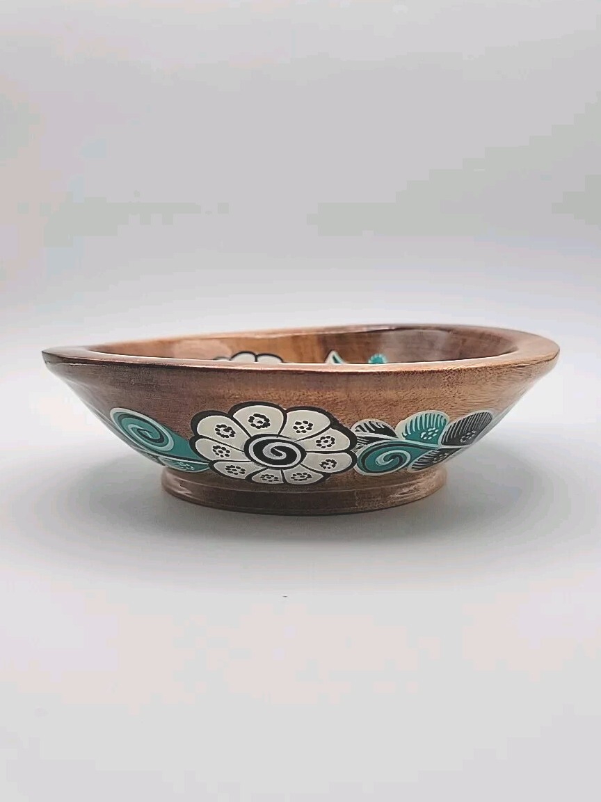 Round Wood Bowl Hand Painted Black & Blue Bird White Flower Glossy 7&Prime;Diameter