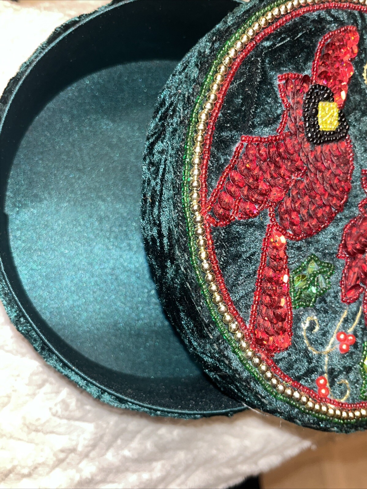 Christmas Keepsakes Box Trinket Storage Round Sequence Velvet Cardinal Poinsett