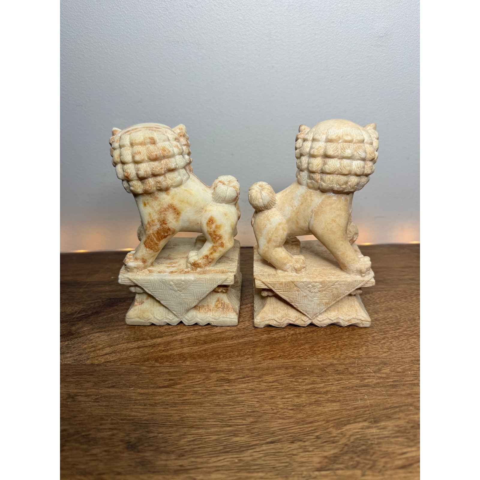 Pair of Hand Carved Soapstone Foo Dog Statues Pair Chinese Guardian Lions Tan 6&Prime;