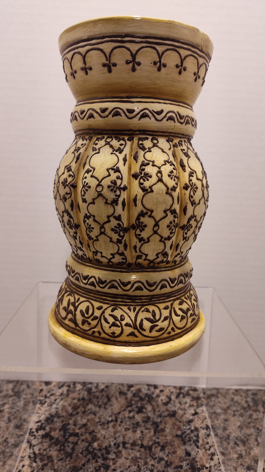 Pedestal display base