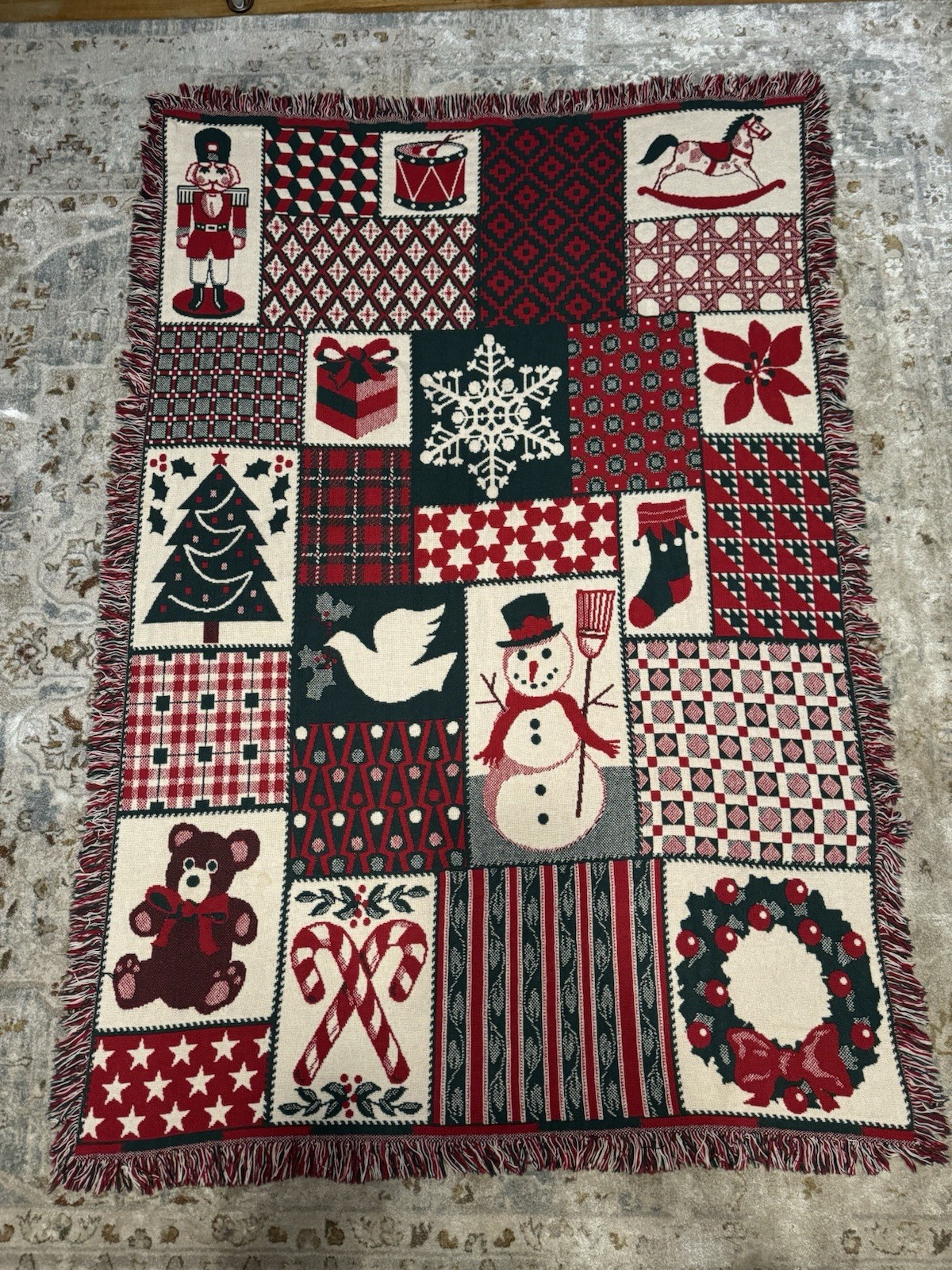 Christmas Blanket Throw Red Green Patchwork Patter 61 x 47&Prime; Reversible