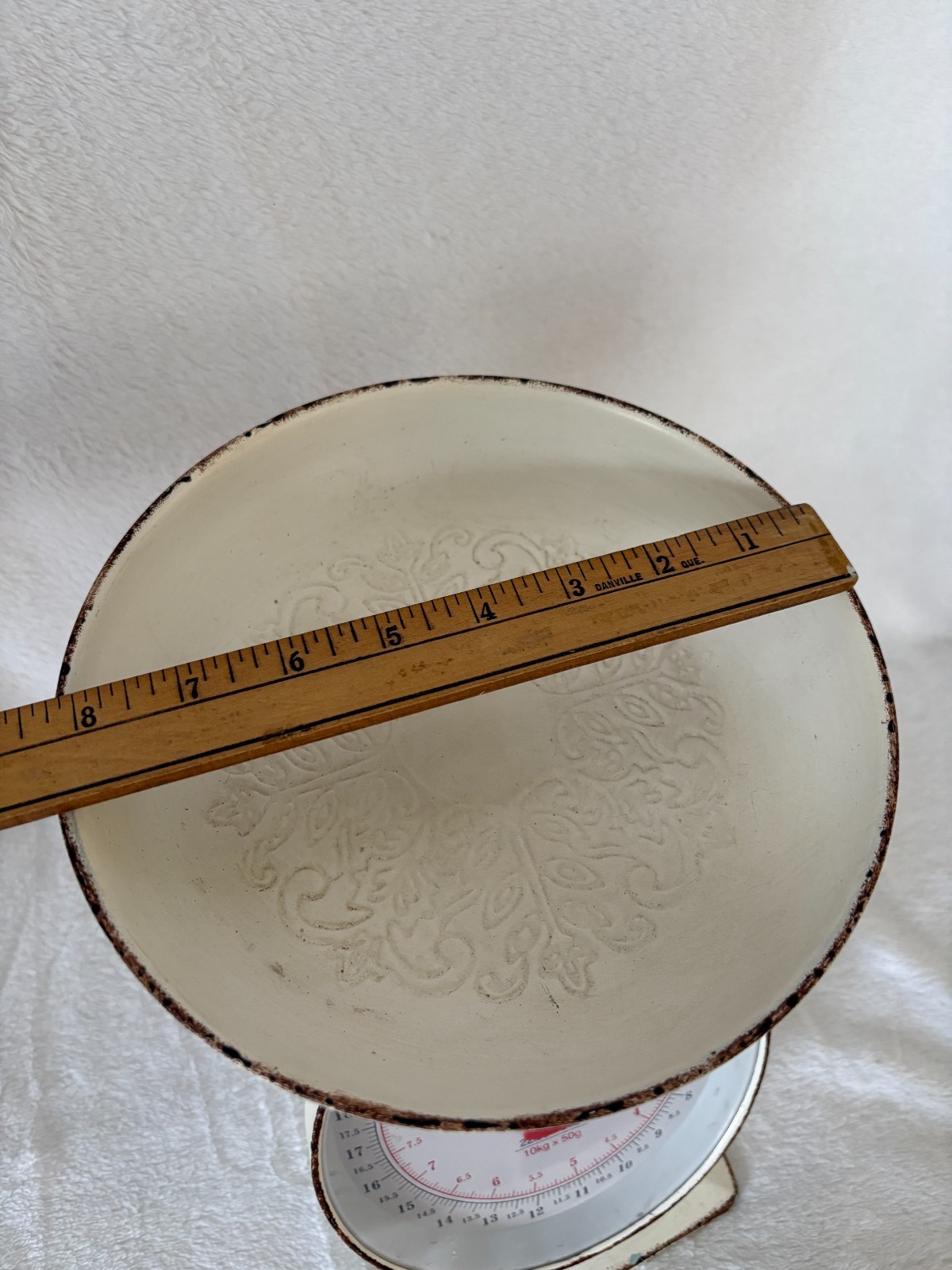 Unbranded Farmhouse Decorative Scale – 22lb x 2oz or 10kg x 50g