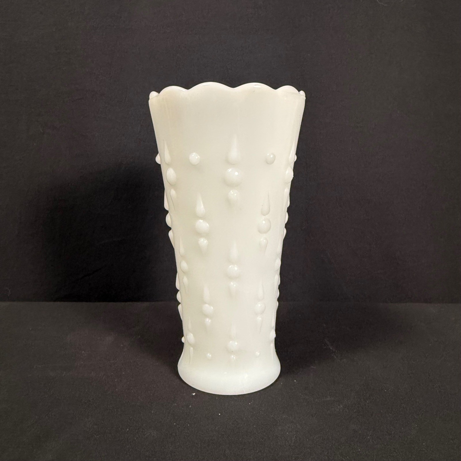 Anchor Hocking Teardrop & Pearl White Milk Glass Vase Scalloped Rim Vintage 60s
