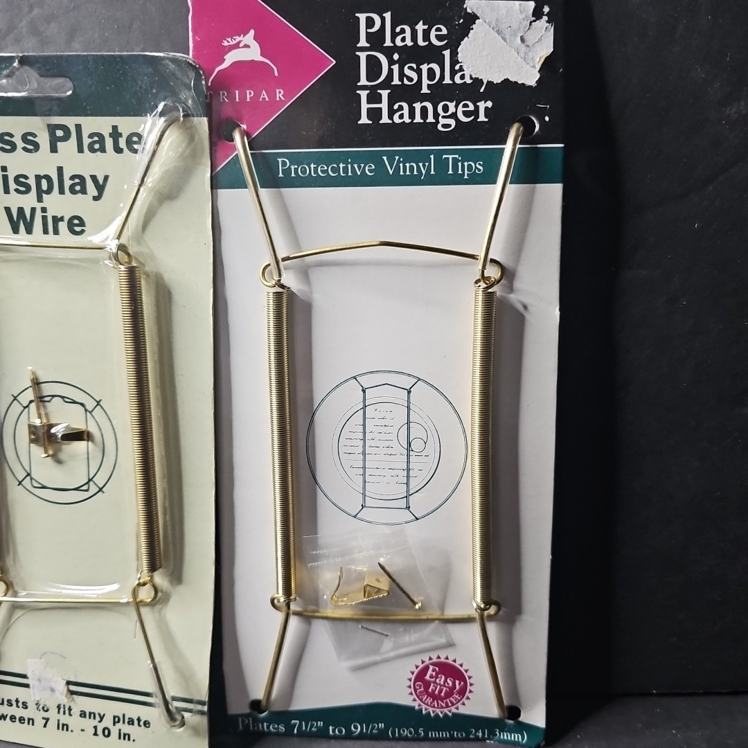 Plate Hanger 7-10” Brass Hanging Wire Display For Plates Set Of 2 New In Package