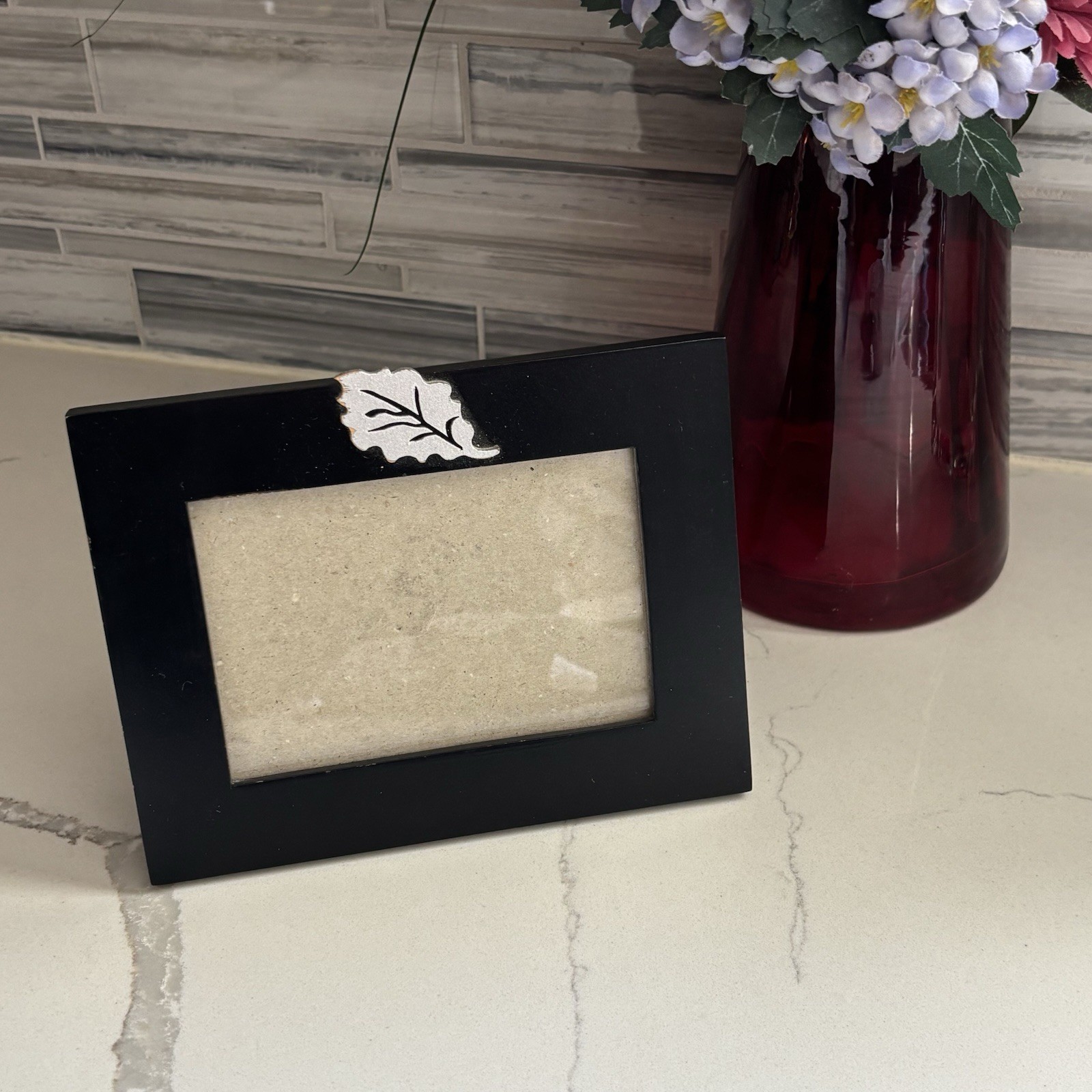 Picture Frame Black for Tabletop 3.5 x 5 inch Vertical or Horizontal Leaf Accent