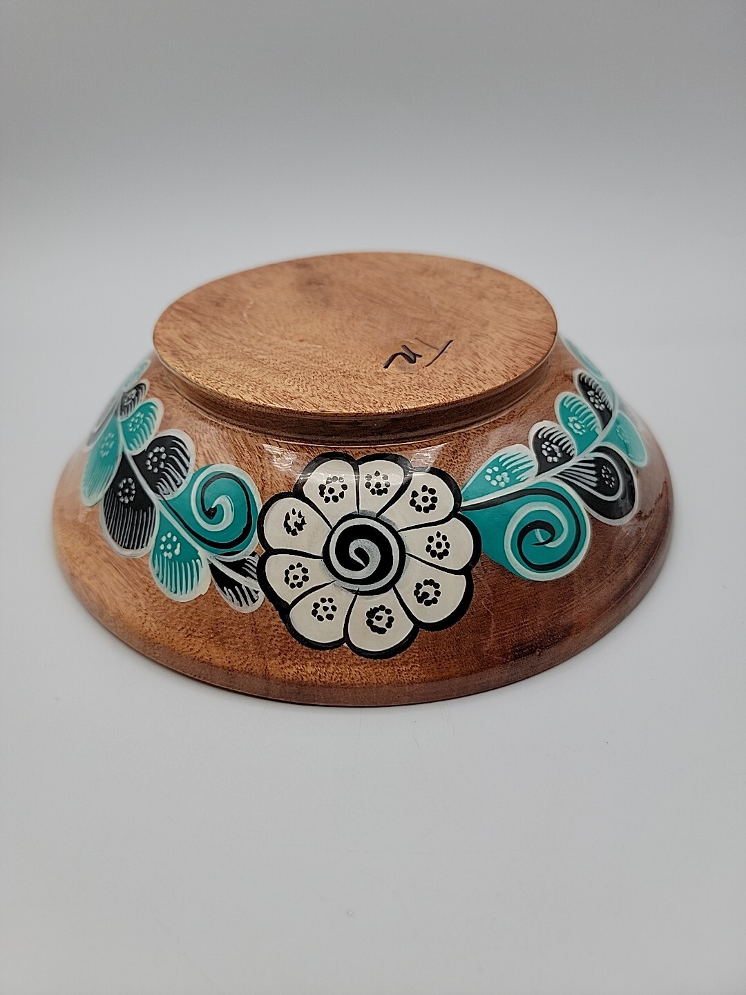 Round Wood Bowl Hand Painted Black & Blue Bird White Flower Glossy 7&Prime;Diameter