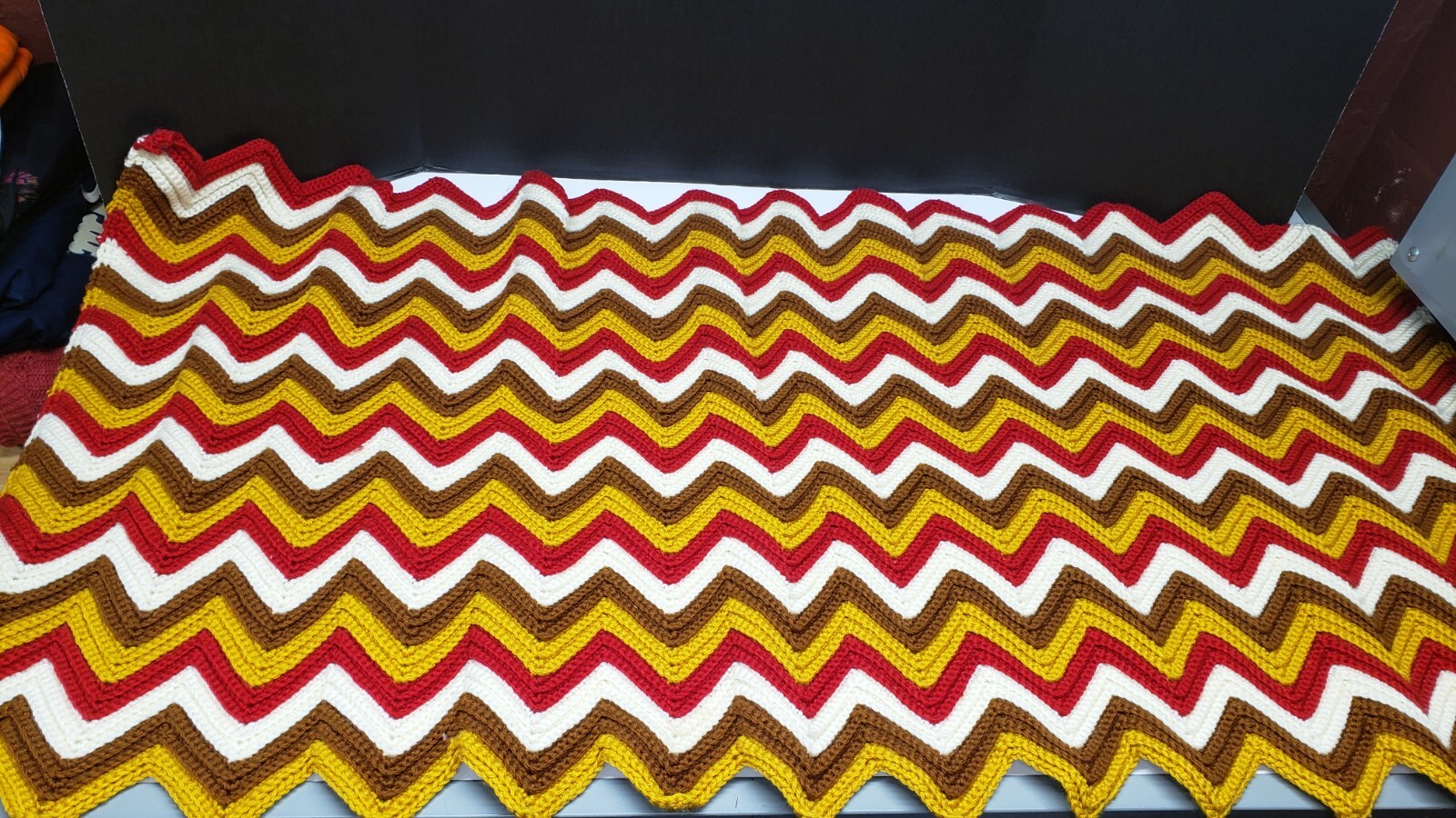 Vtg Handmade Chevron Zig Zag Crochet Afghan Couch Throw Blanket Retro 29×52