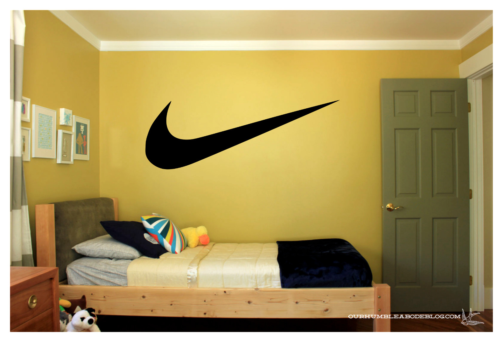 NIKE LOGO CHECK MARK Only WALL VINYL ART DECAL 61.7X22&Prime; BEDROOM HOME DECOR