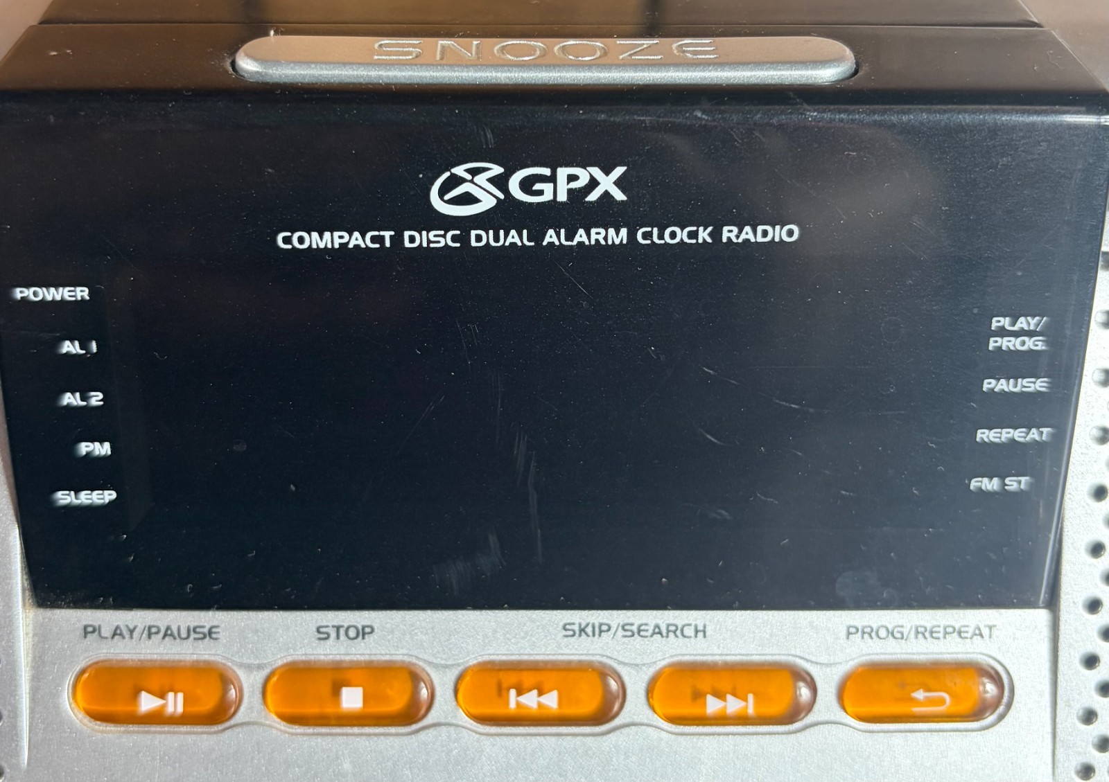 GPX CD Player AM/FM Radio Dual Alarm Clock CRCD3805 Battery Backup Tested 2005