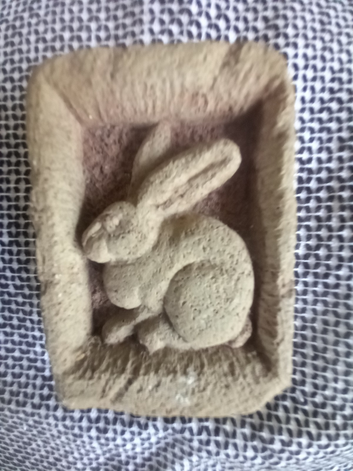 Vtg 1994 CARRUTH STUDIO Stone Bunny Rabbit Small Plaque 3x2x1 Inches
