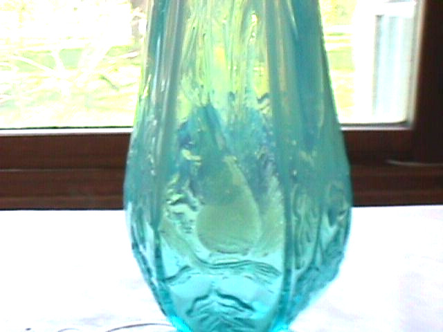 « SQUIRREL and ACORN » VASE 5 3/4&Prime; BY: UNKNOWN