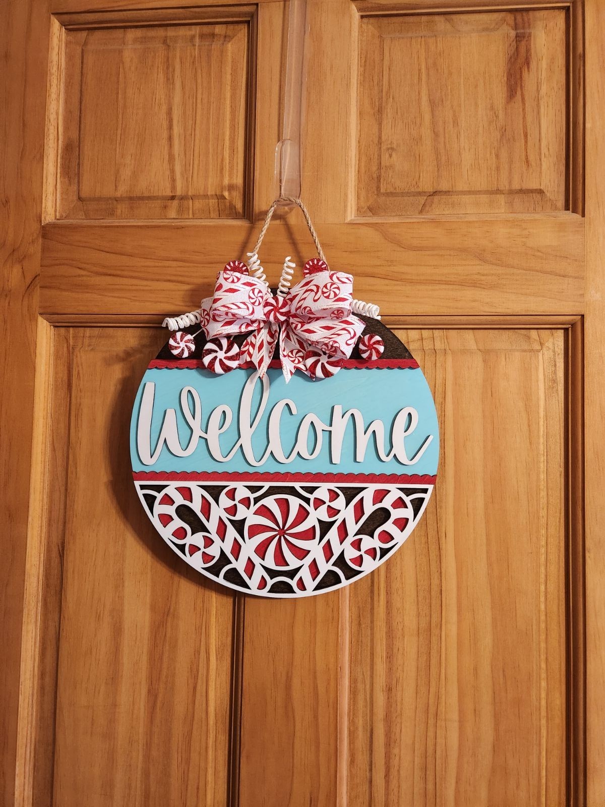 Welcome Holiday Wood Round Door Sign, Wood Sign, Sign, Laser Cut, Hand Painted