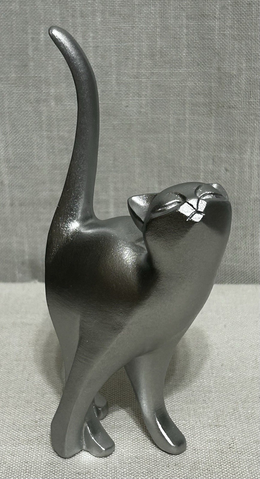 7&Prime; Silver Zen Cat Statue Ring Holder Modern Abstract Home Office Shelf Decor