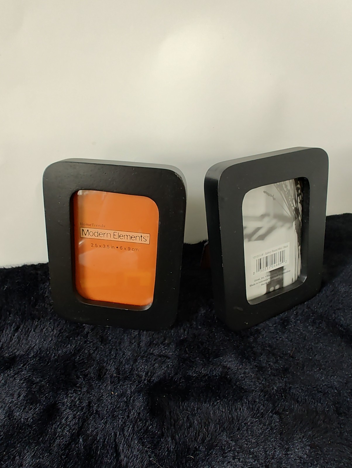 Lot of 2: Black Wooden Frames 2.5&Prime; x 3.5&Prime; frames Modern Trends