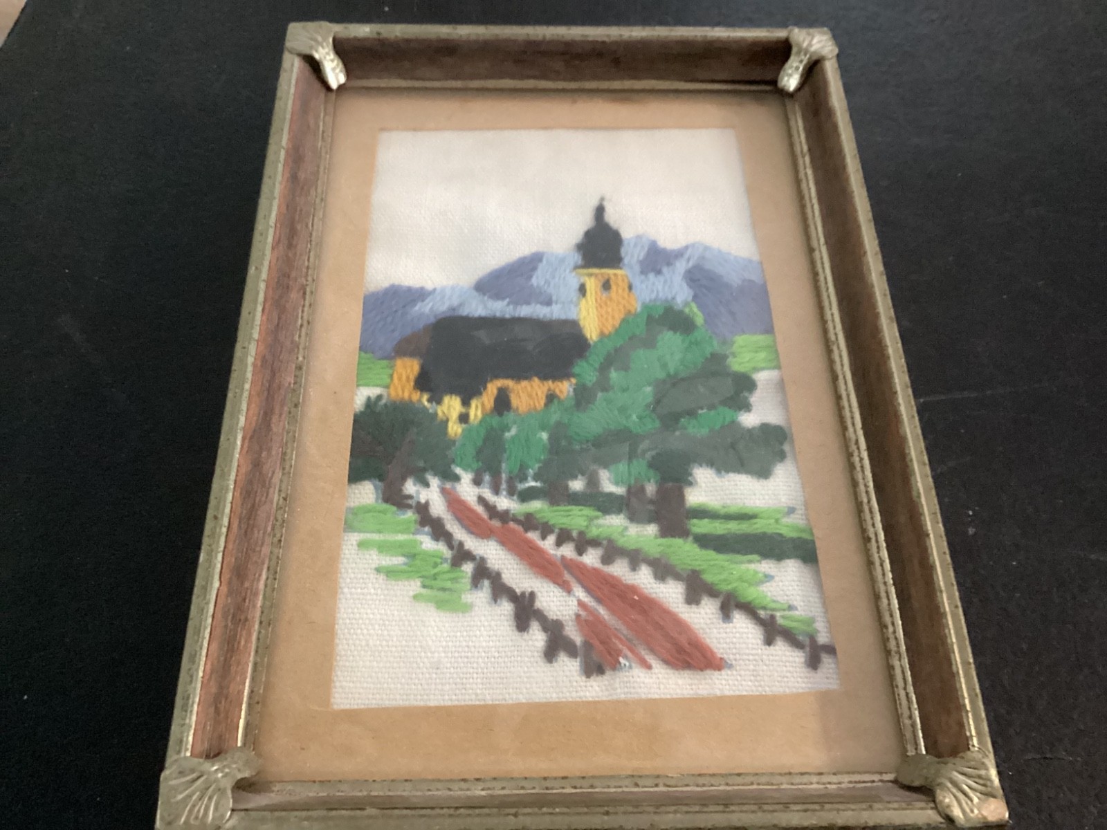 Old Vintage 5&Prime; X 7&Prime; Picture Frame w/Homemade Picture in it