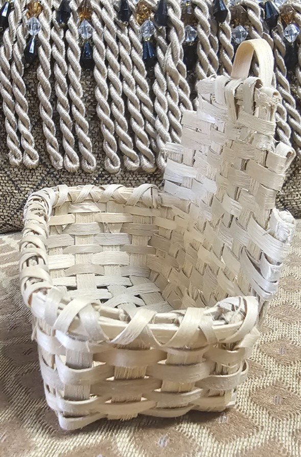 tiny handmade hanging basket 3 1/2&Prime;T x 4&Prime;x 2 1/8&Prime; collectable unique
