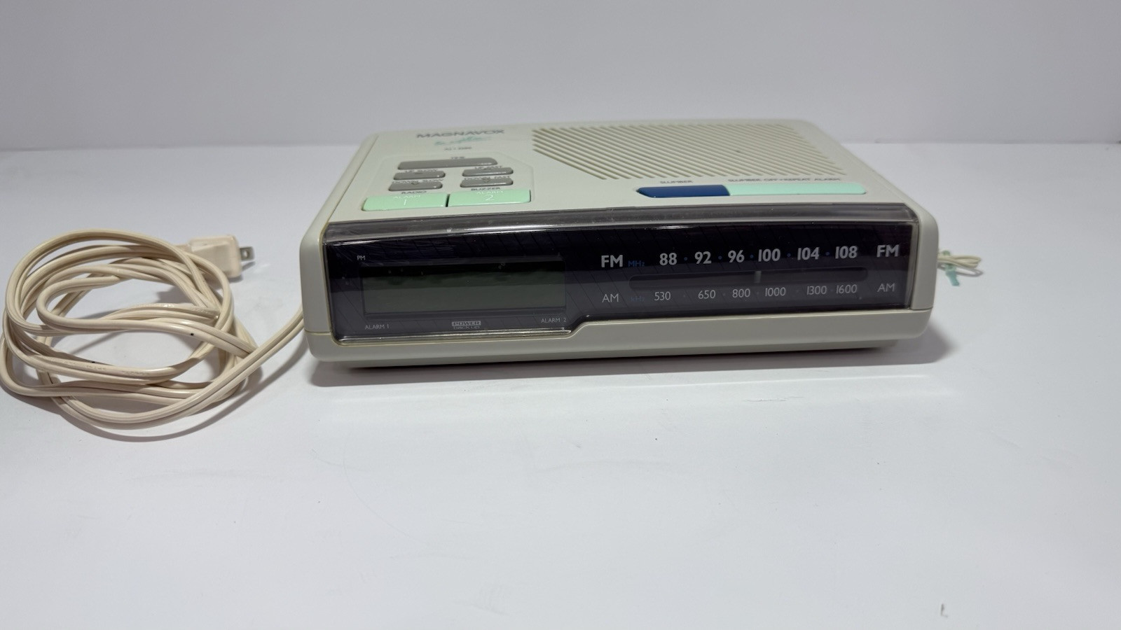 Magnavox Nightline Dual Alarm Clock AM/FM Radio AJ 3280/17 Vintage Works Backup