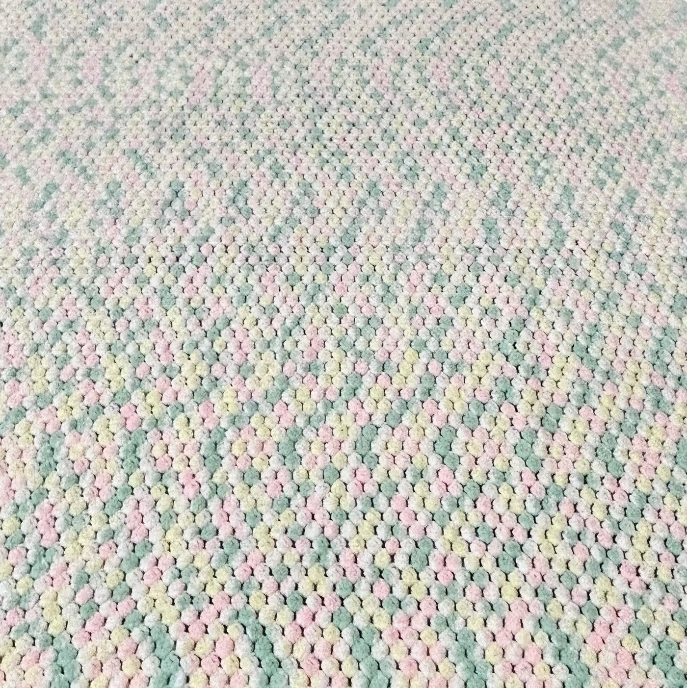 Vintage Handmade Unisex Girl Boy Baby Afghan Blanket 46&Prime; x 43” Bubble Dots