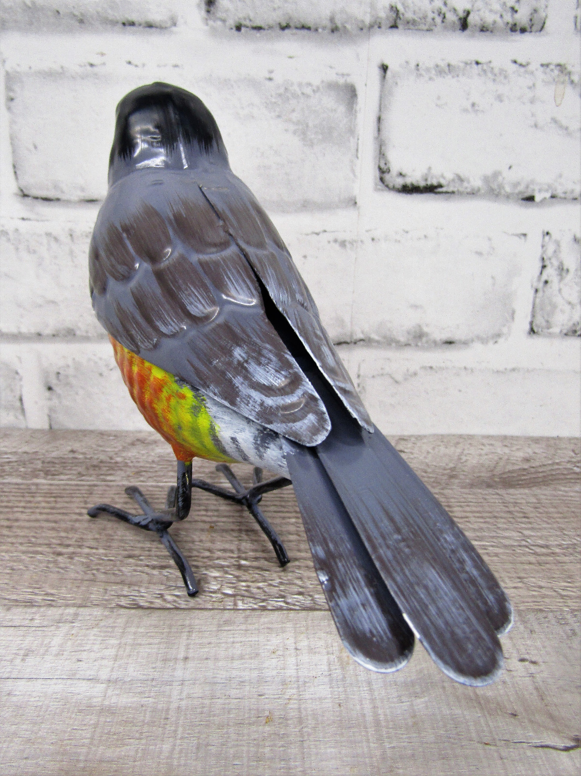 Small Rustic 8&Prime; Long Summer American Robin Red Breast Metal Tin Song Bird Figure