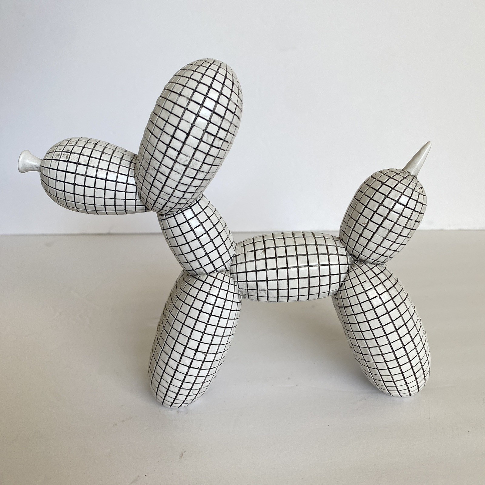 Balloon Dog Resin Figure White Disco Grid Home Office Decor Modern Art Boihegu