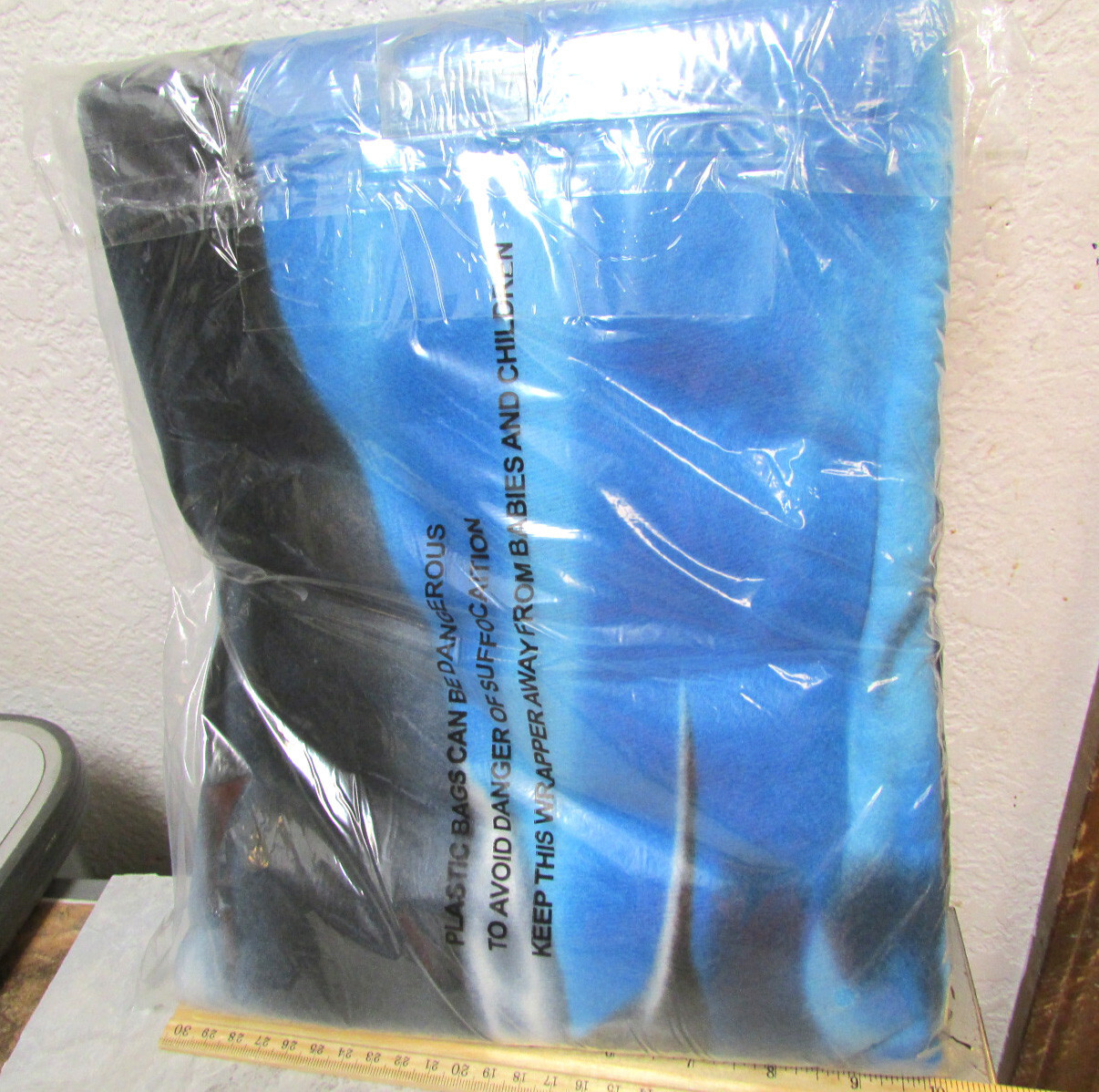 Fleece Throw Lap Blanket Wall Hanging, swimming dolphin 50 x 60  » 100% polyester