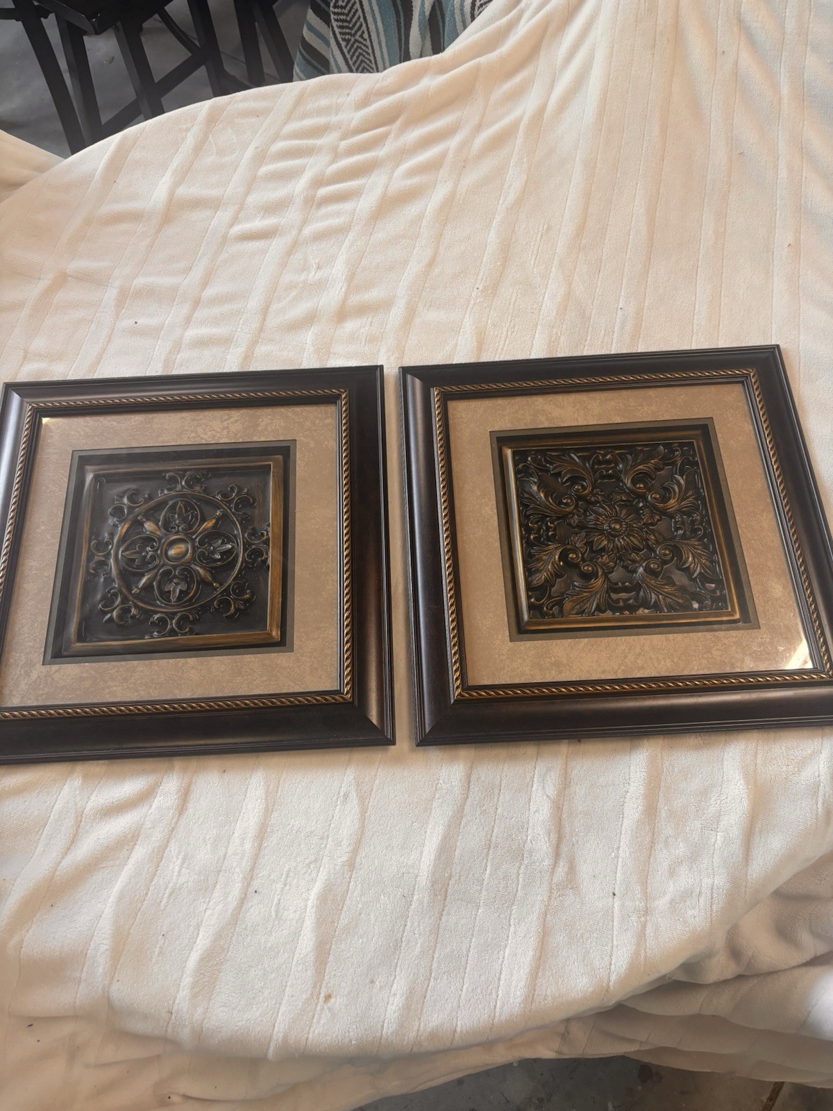 Set Of 2 Medallion Wall Picture Decor 15 X 1 X 15 Wall Art