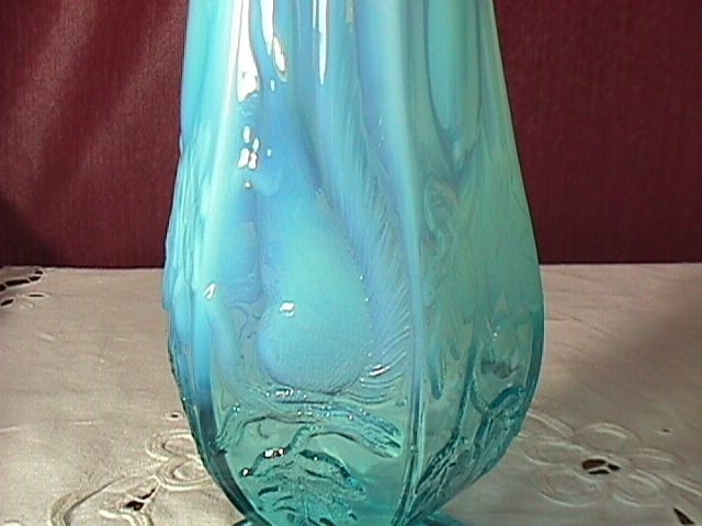 « SQUIRREL and ACORN » VASE 5 3/4&Prime; BY: UNKNOWN