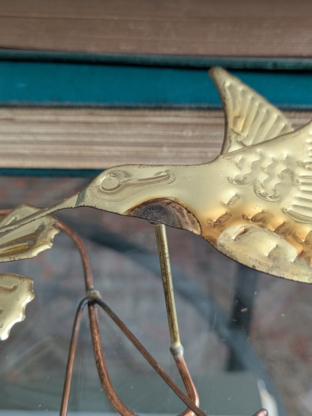 2 Vtg Homco Wall Hanging Art in Gold Tone Metal 3D Hummingbird & Flower Bird Set