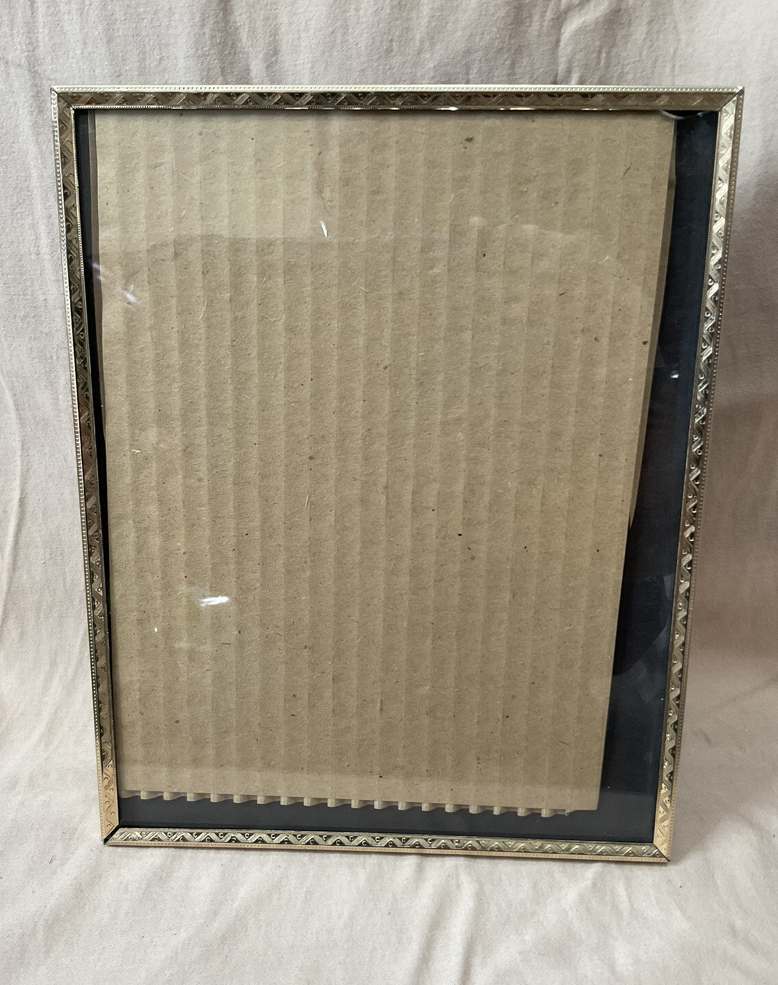 8×10 Picture Frame Gold Trim Glass Pane Portrait or Landscape Photo
