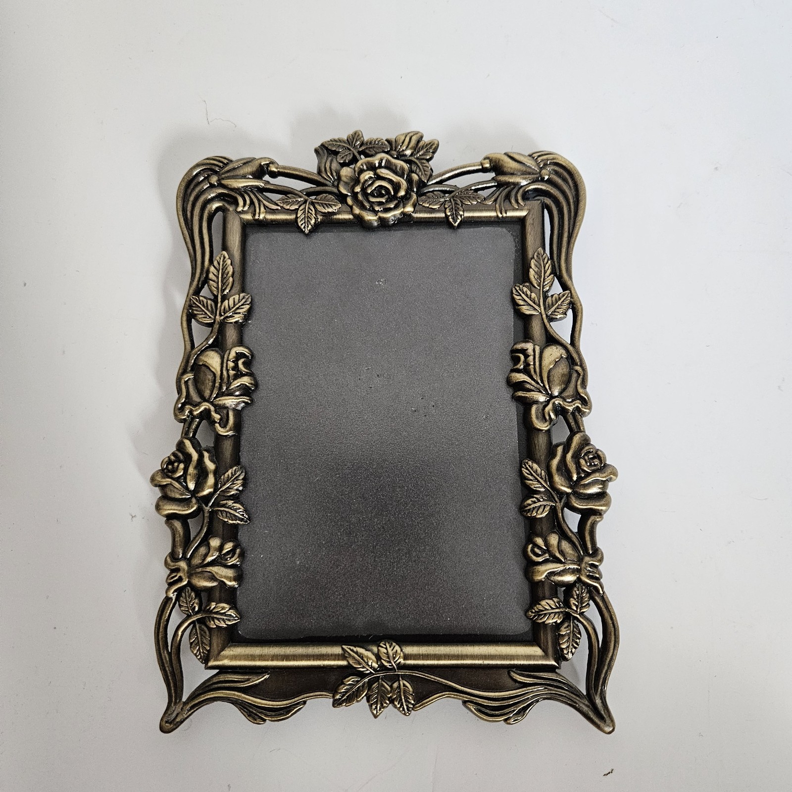 Vintage Ornate Gold Tone Metal Photo Frame MCM 3.5×5&Prime; Hanging Only