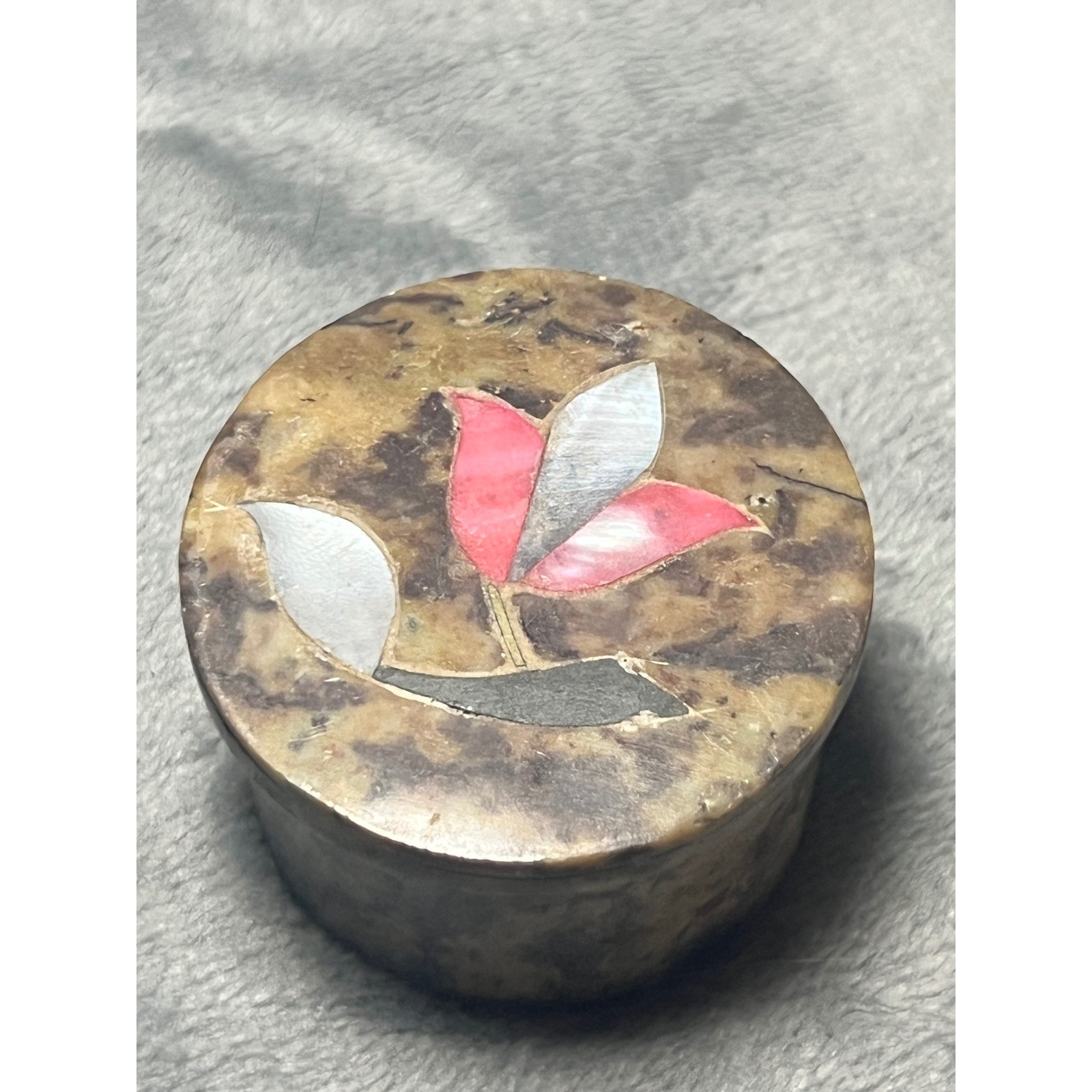 Vintage Soapstone Trinket Box Round Floral Mother of Pearl Inlay Brown 2.25in