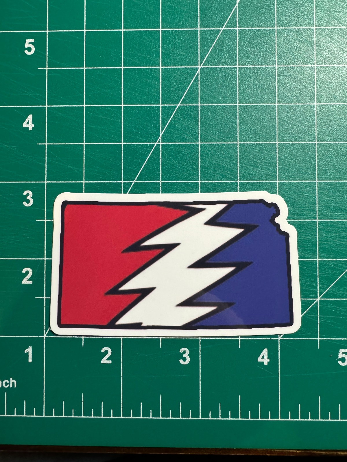 Kansas Stealie – Grateful Dead – Laminated Vinyl Sticker 2&Prime;x3&Prime;