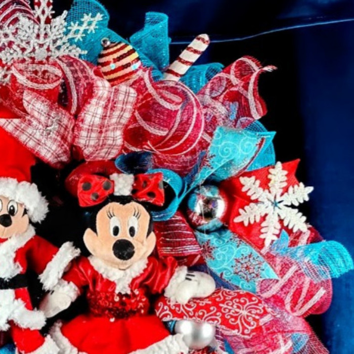 Mickey and Minnie Mouse Christmas Wreath Large 24&Prime; Holiday Front Door Decor