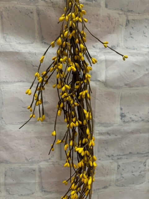 Pip Berry Garland Yellow 4&prime; FULL BEAUTIFUL BERRIES