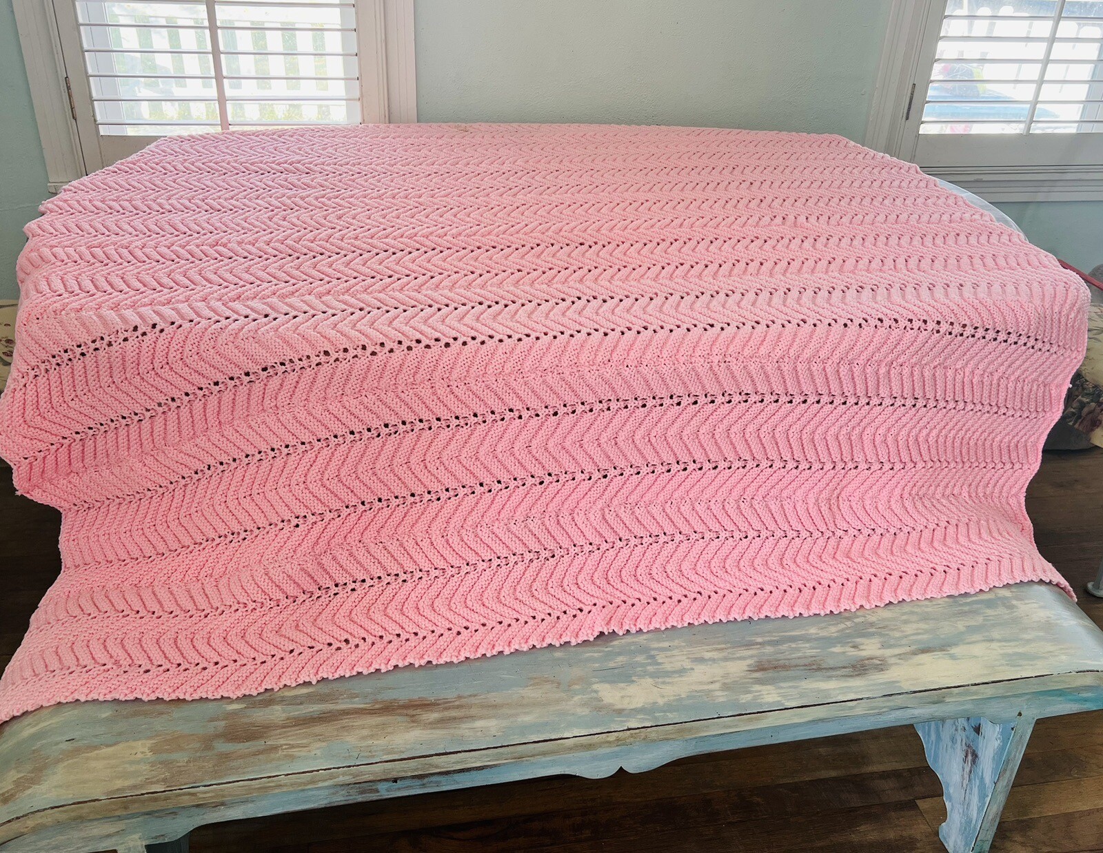 VTG Crochet Afghan Pink Herringbone Throw Lap Blanket Scallop Edge 68×60 Cottage