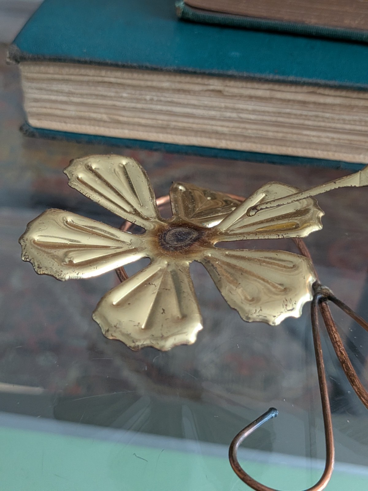 2 Vtg Homco Wall Hanging Art in Gold Tone Metal 3D Hummingbird & Flower Bird Set