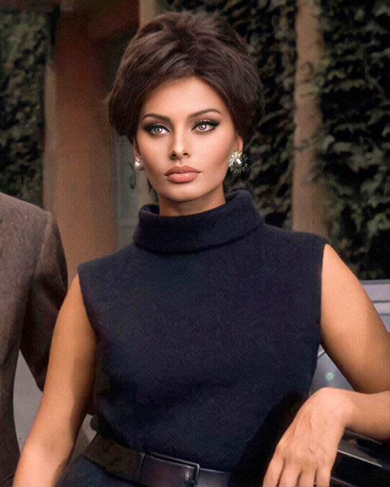 Sophia Loren – An Elegant Portrait Photo Print Poster