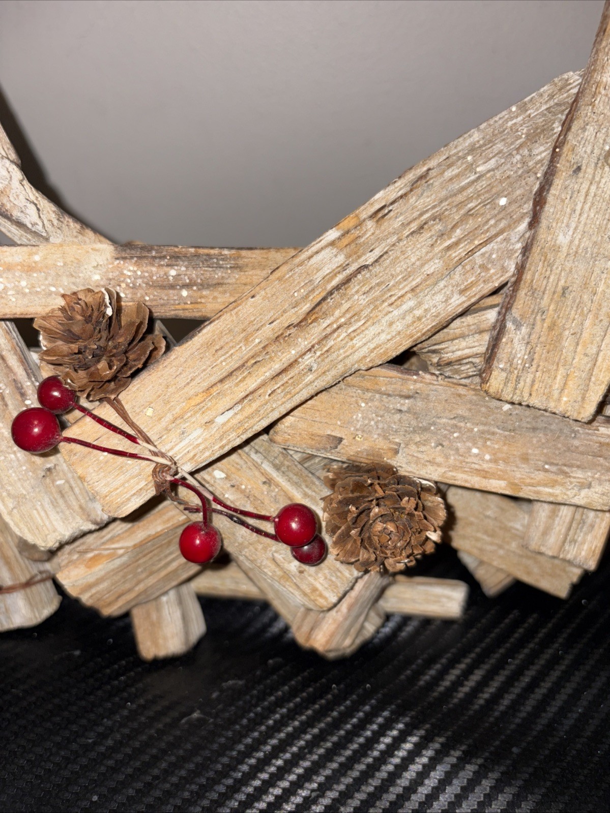 Rustic Driftwood Wreath with Berries 17&Prime; Coastal Beach Cabin Wall Door Decor