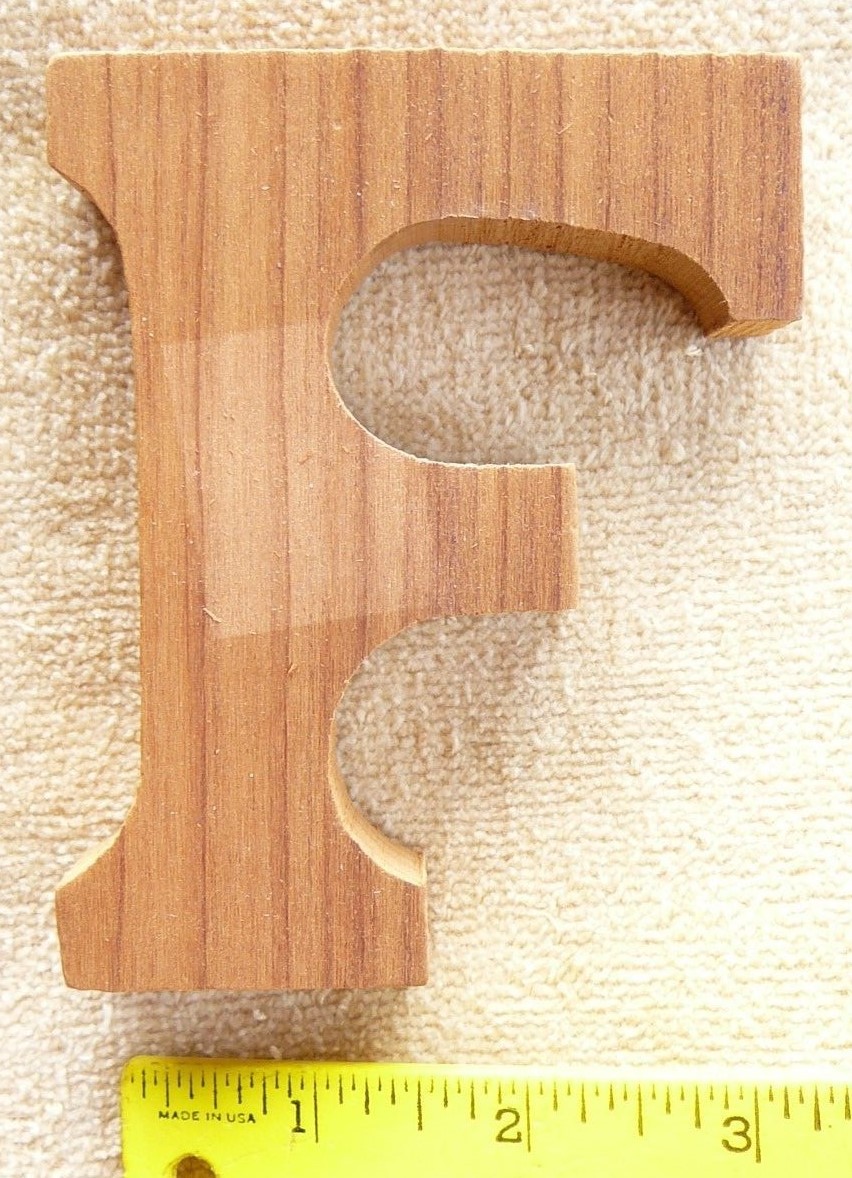 California Redwood unfinished wood letter « F » 4&Prime; x 3 3/16&Prime; x 3/4&Prime; thick