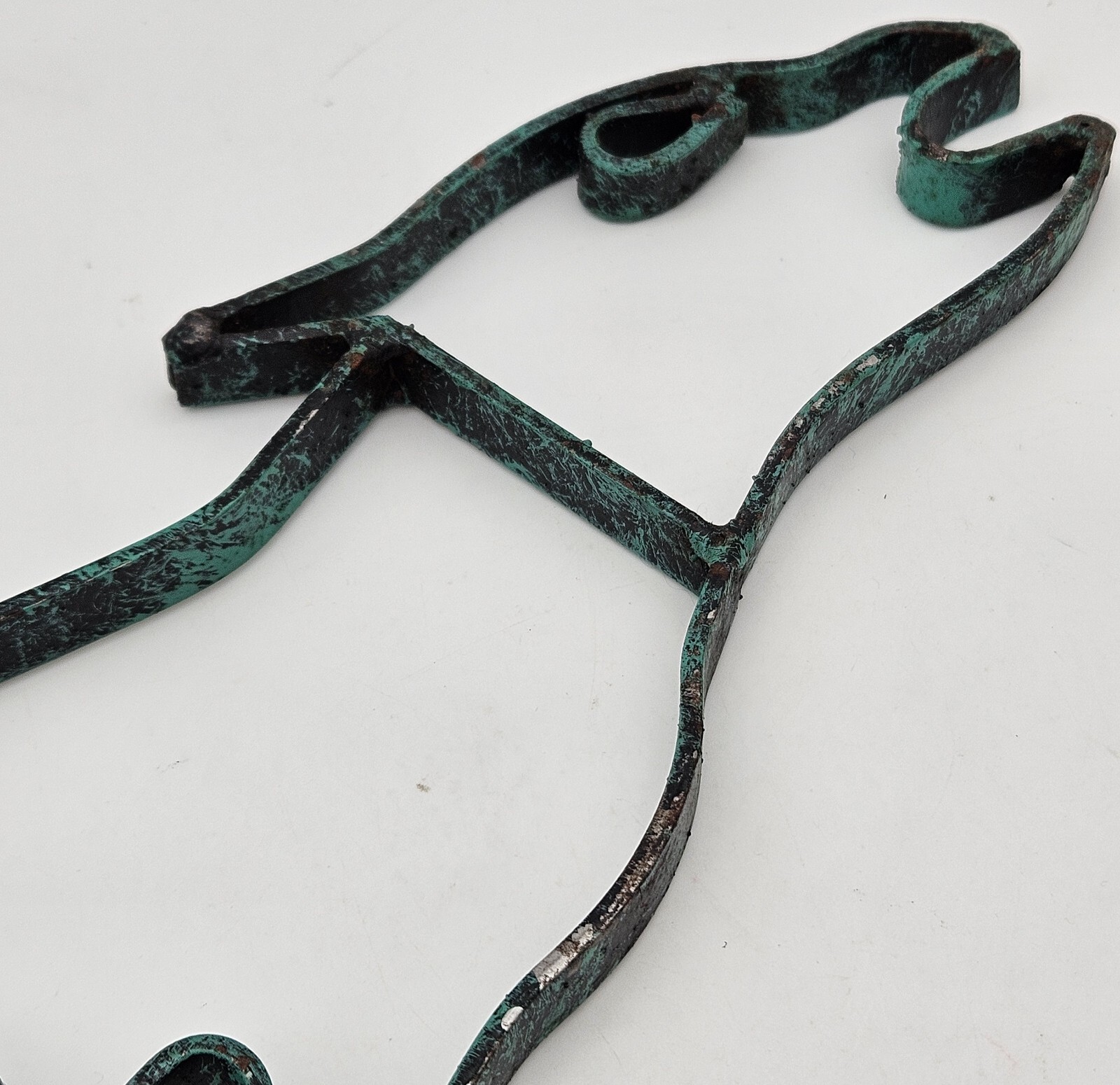 Vintage HOMCO Green Southwestern Metal Howling Dog Coyote Wolf Wall Hanging