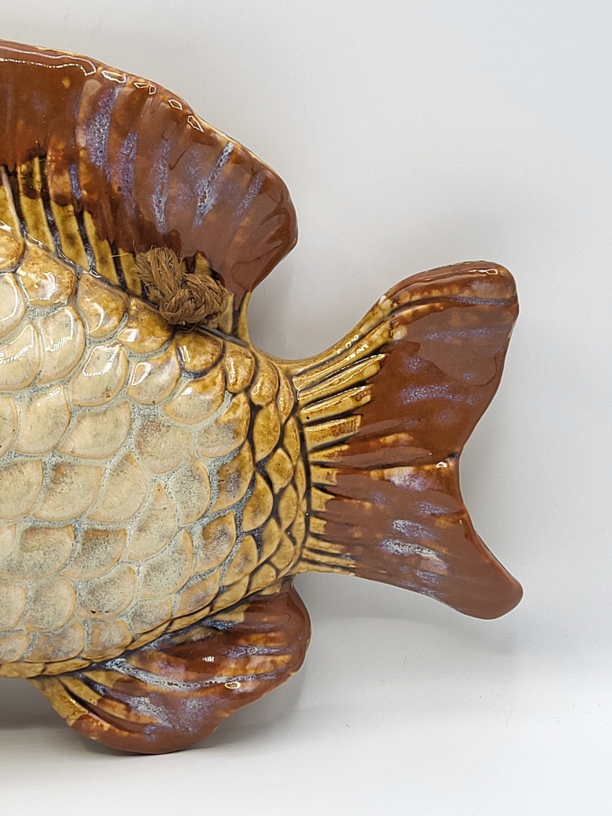 VTG. Glazed Ceramic Pottery Fish Wall Hanging Plaque 12&Prime; Pre-Treaded Cord Browns