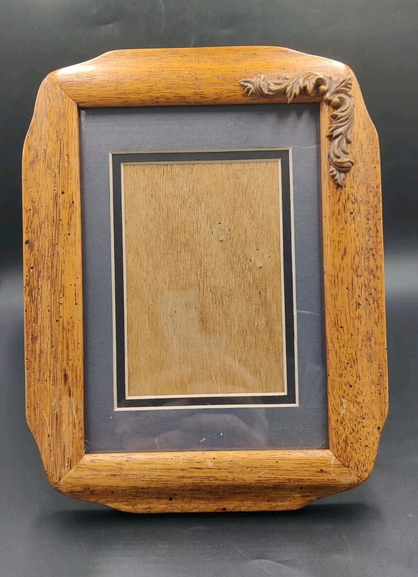 Handmade Frame Carved Oak Picture Frame With Easel Hold 6.5&Prime; X 4.5&Prime; W/0 Matte
