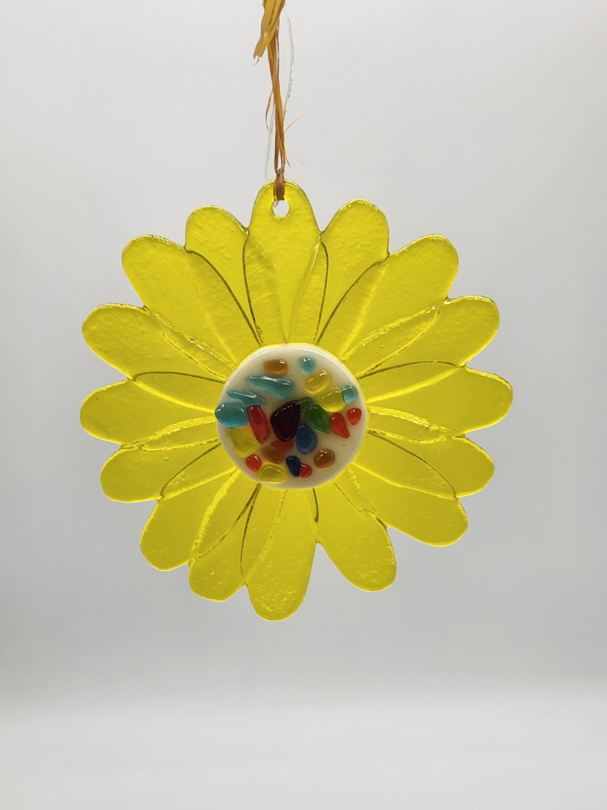 Handcrafted Fused Glass Yellow Daisy Suncatcher Ornament 4&Prime; x 4&Prime;