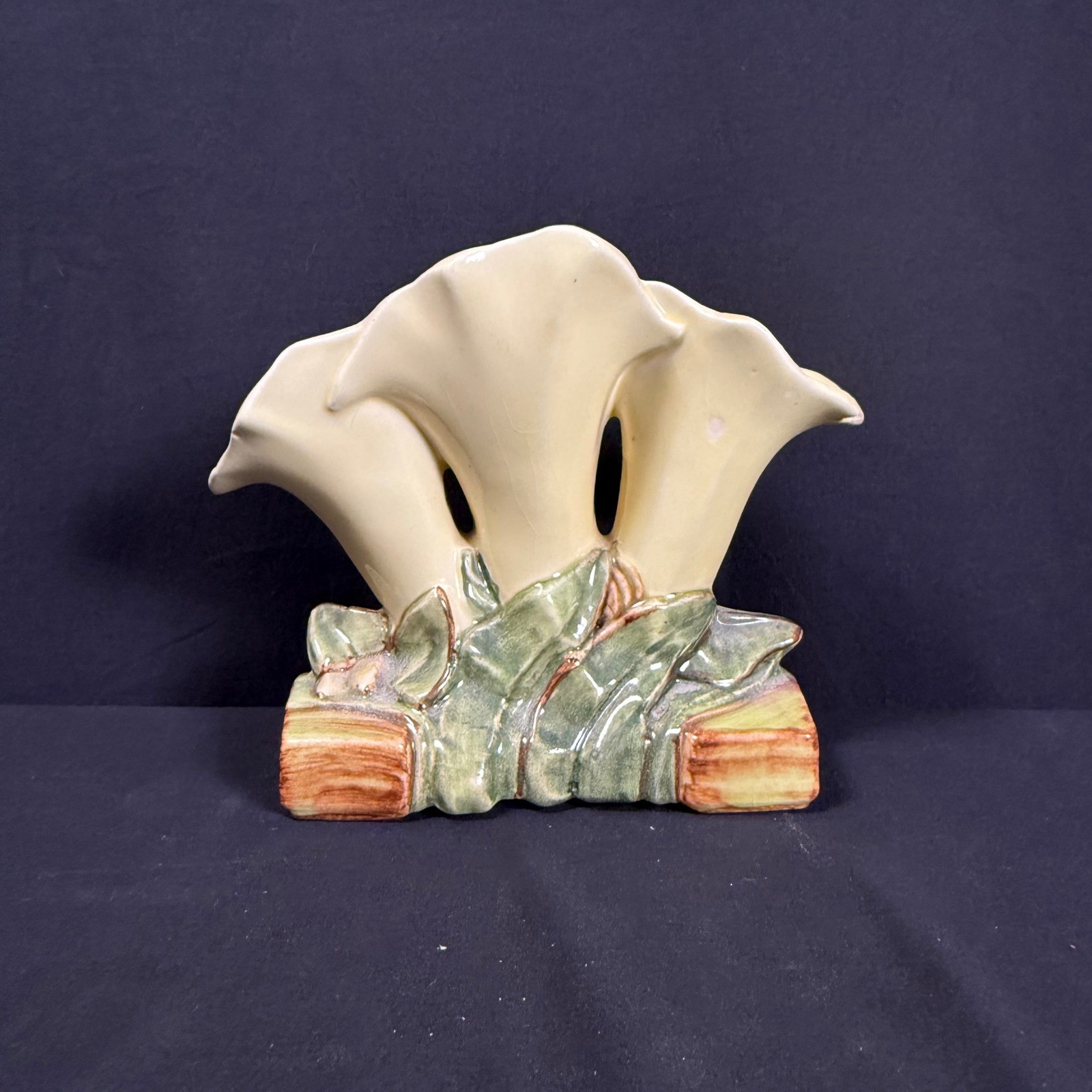 McCoy Pottery Triple Calla Lily Vase Cream Green Leaves MCM Vintage 50s USA