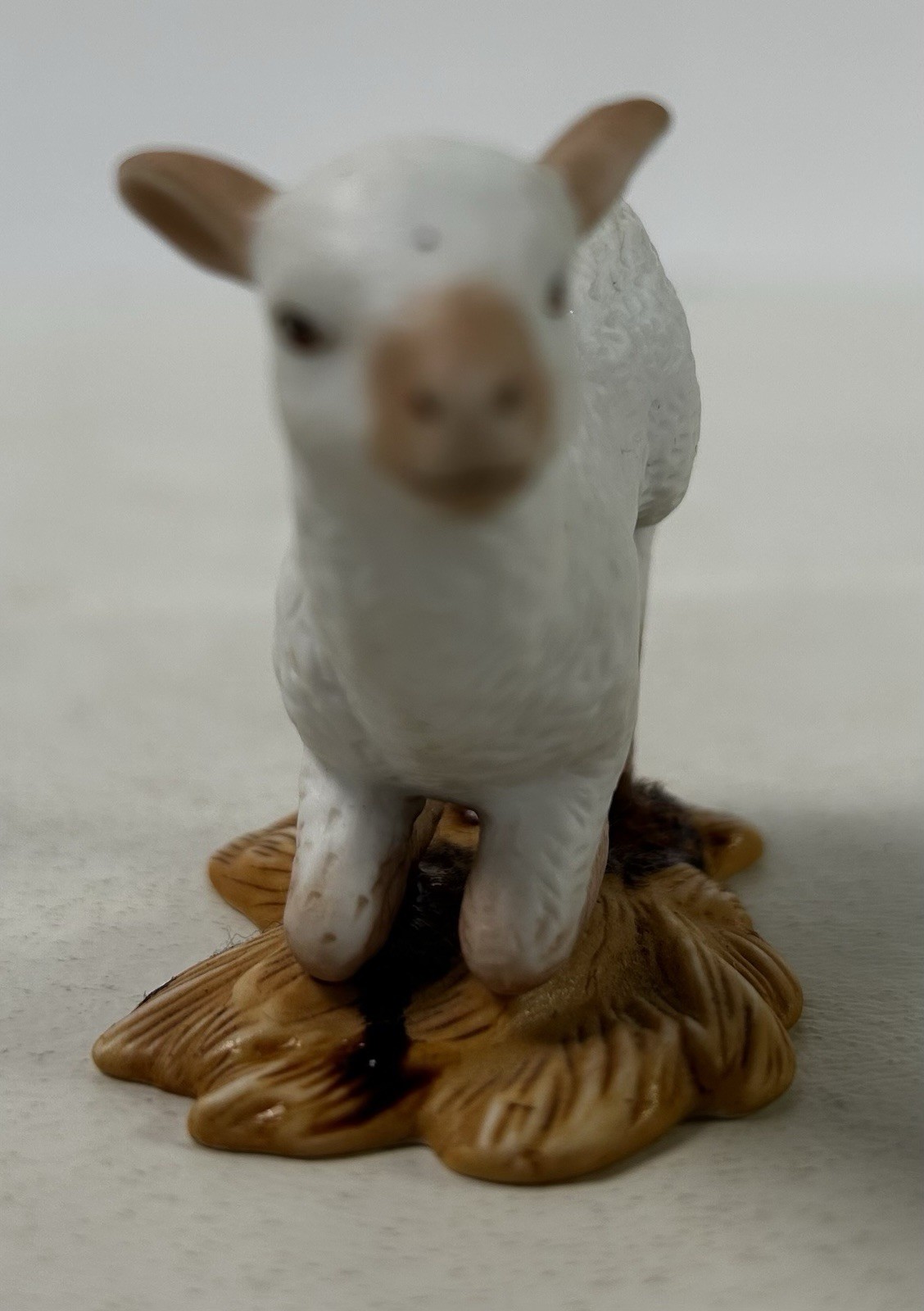 Lenox The Renaissance Nativity Shepherd&rsquo;s Lamb Kneeling Fine Porcelain – No Box