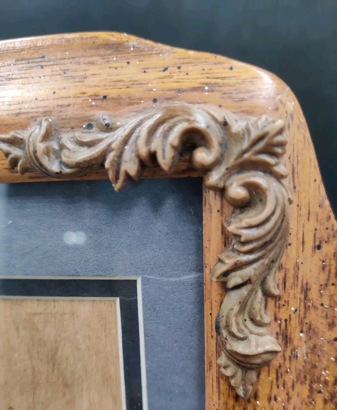 Handmade Frame Carved Oak Picture Frame With Easel Hold 6.5&Prime; X 4.5&Prime; W/0 Matte