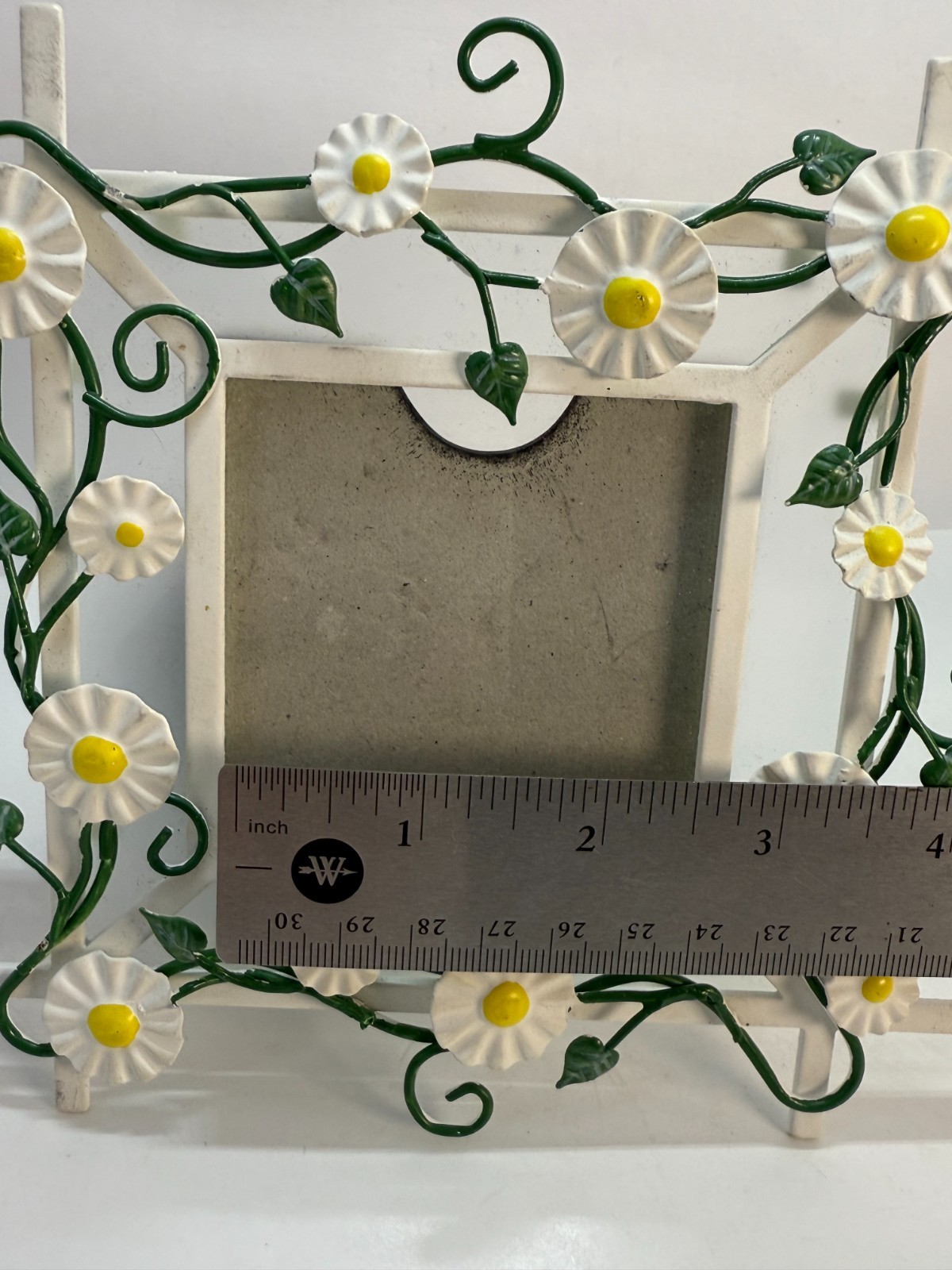 Daisy & Green Ivy Metal Picture Frame Holds 2.5&Prime;x 3&Prime; Picture **Free Shipping**
