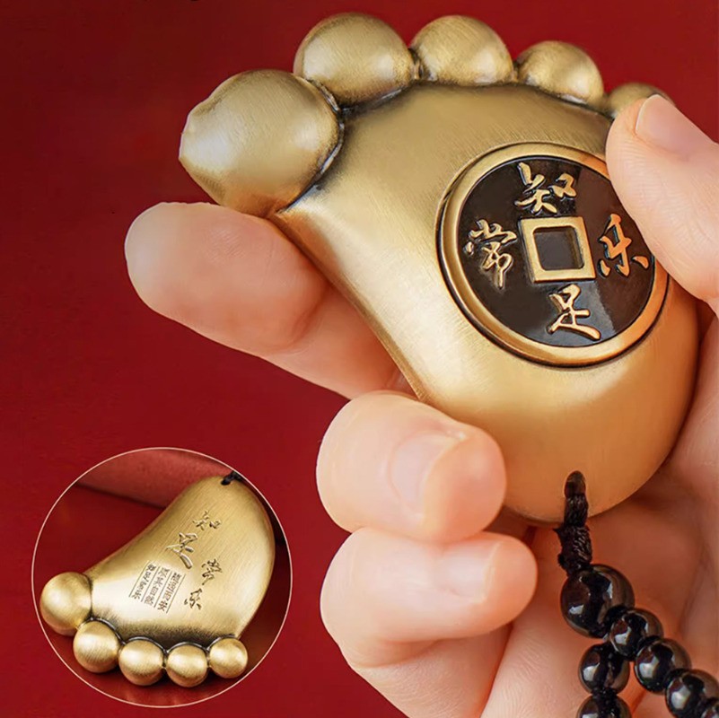 6.5cm Exquisitely Chinese Retro Brass Foot Shape Necklace Pendant Decoration